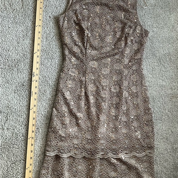 Alex Evenings Sequin Tier Dress - Size 8 - New Condition - Picture 8 of 10